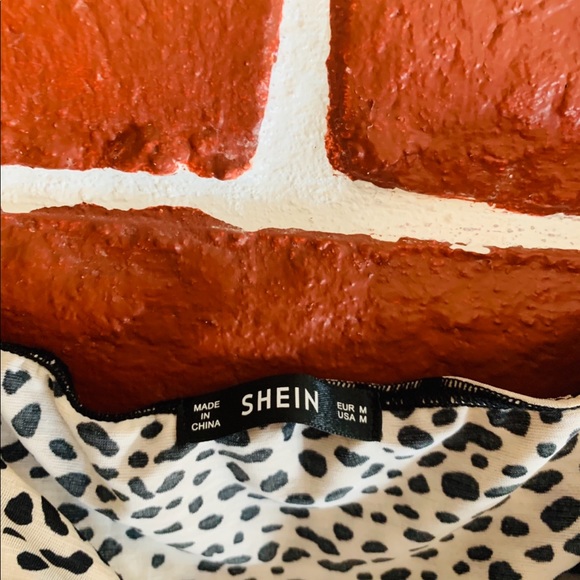 Tie front leopard print crop top - Picture 2 of 3